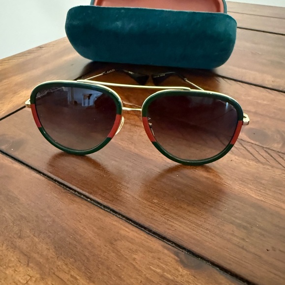 Gucci Green and Red Sunglasses - Picture 1 of 3
